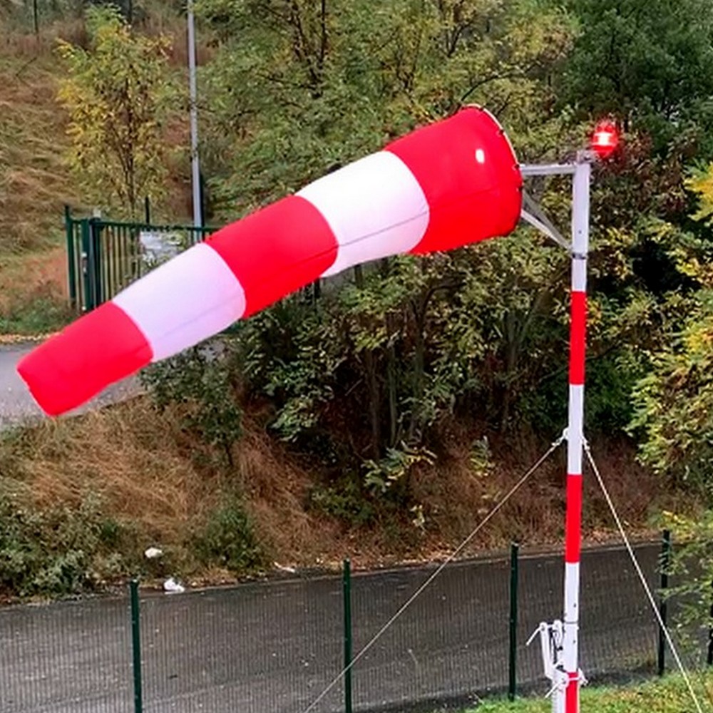 lighted wind direction indicator (zoom)